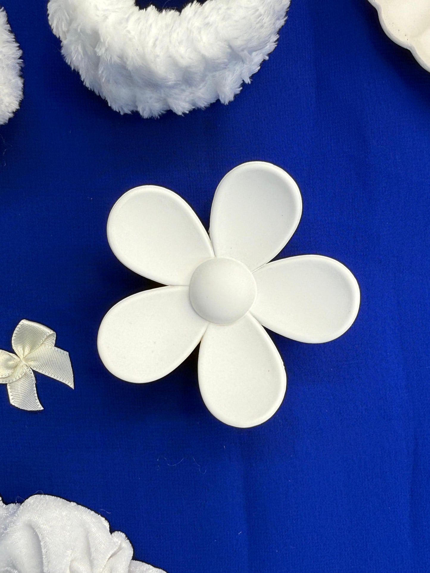 Lushy Cloudy White